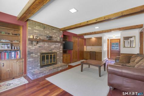 86 Carriage Way Windsor CT 06095