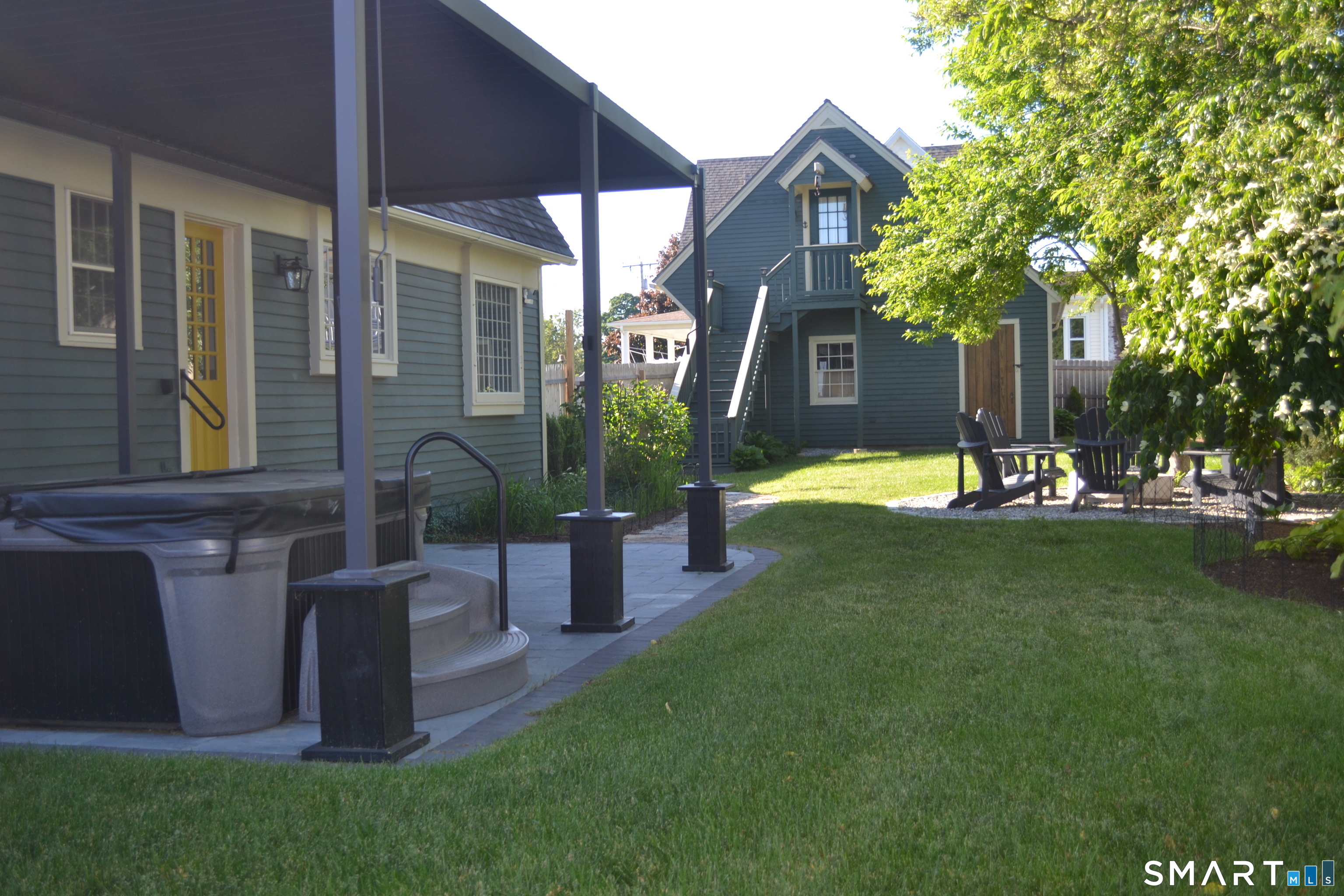 11 Smith Avenue East Lyme CT 06357