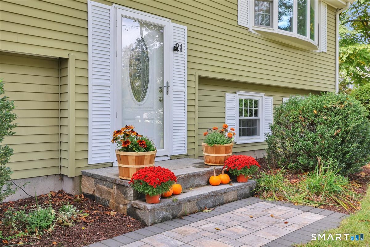 21 Silversmith Road Farmington CT 06085
