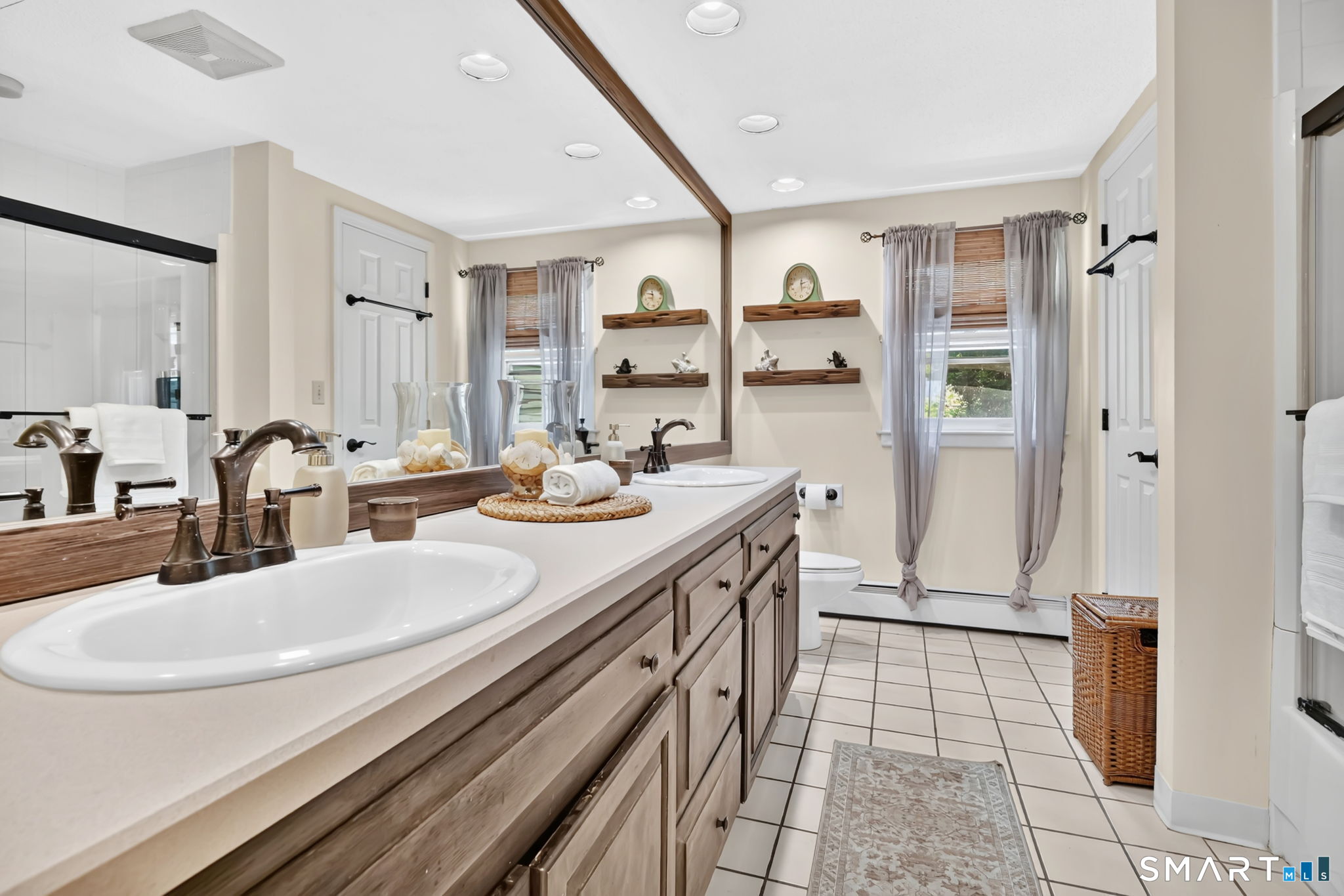 36 Woodside Circle Simsbury CT 06070