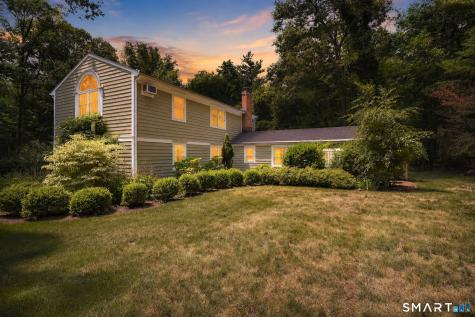36 Woodside Circle Simsbury CT 06070