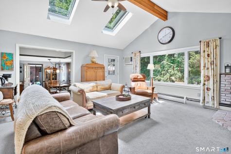 36 Woodside Circle Simsbury CT 06070