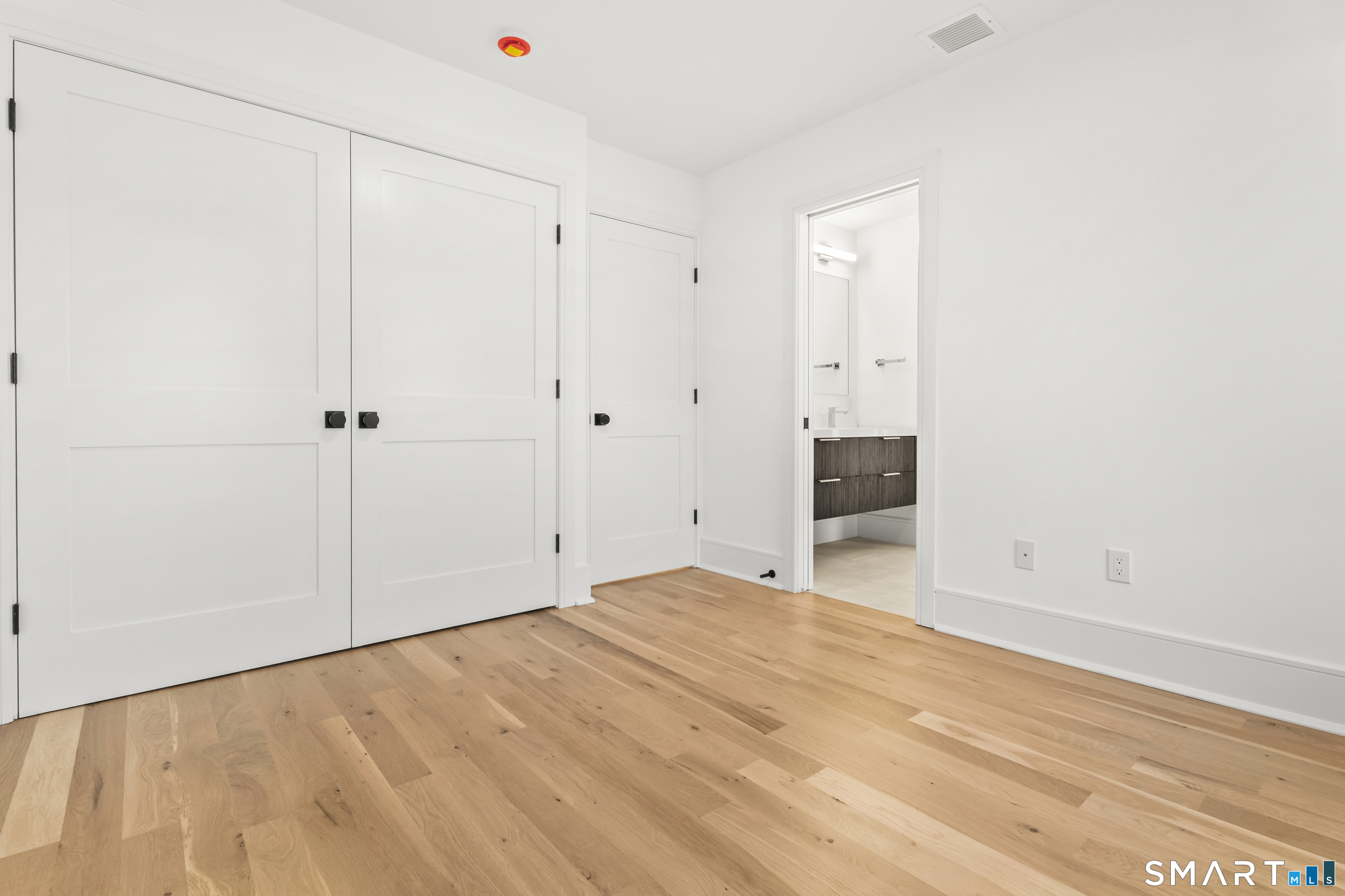 28 Country Road Fairfield CT 06824