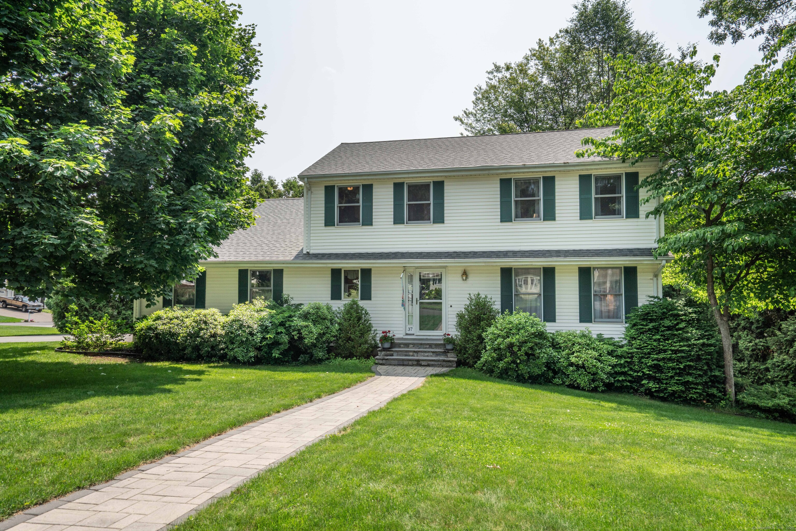 37 Woods Way Newington CT 06111