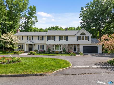 12 Werf Drive Redding CT 06896