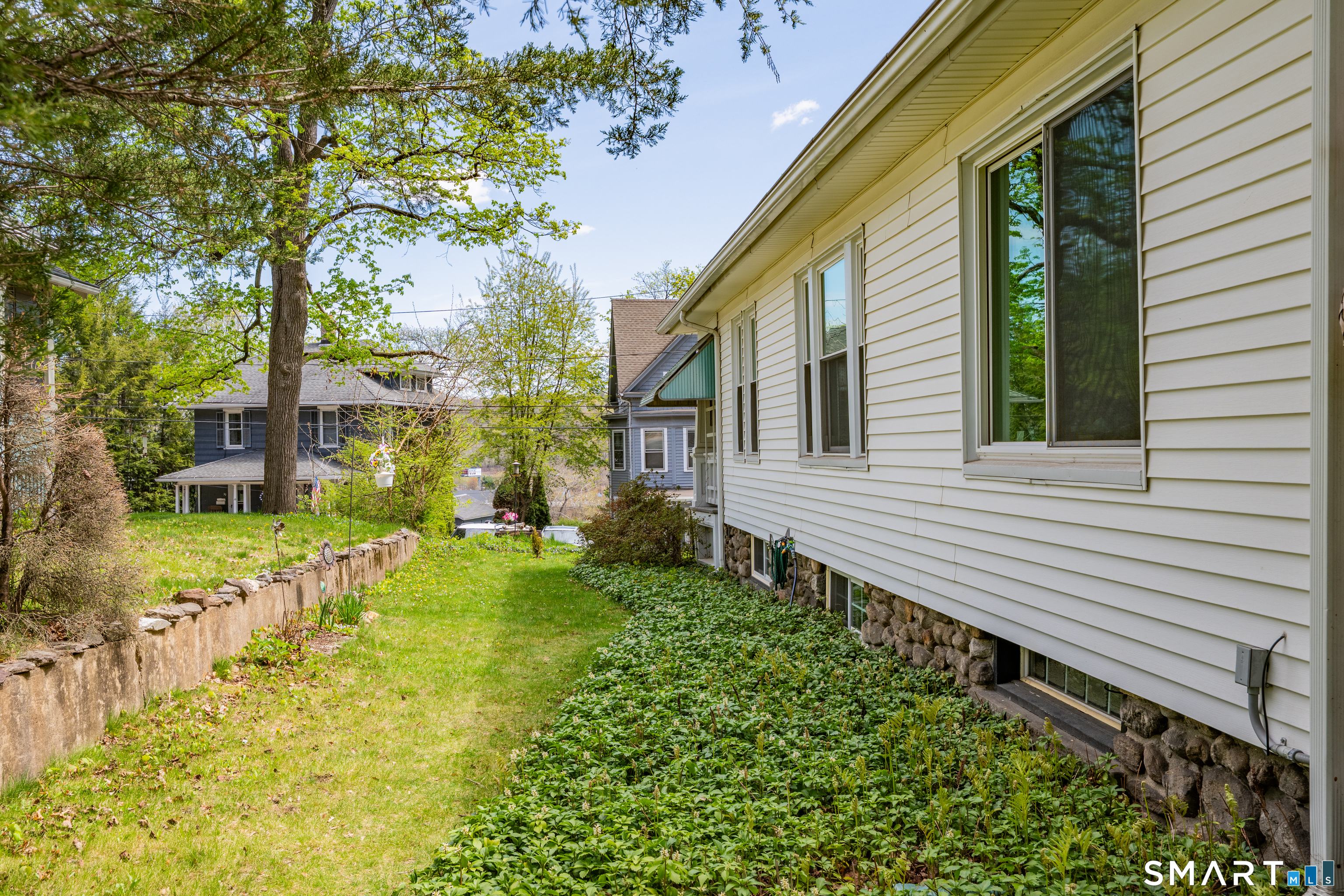 25 Ray Street Waterbury CT 06708
