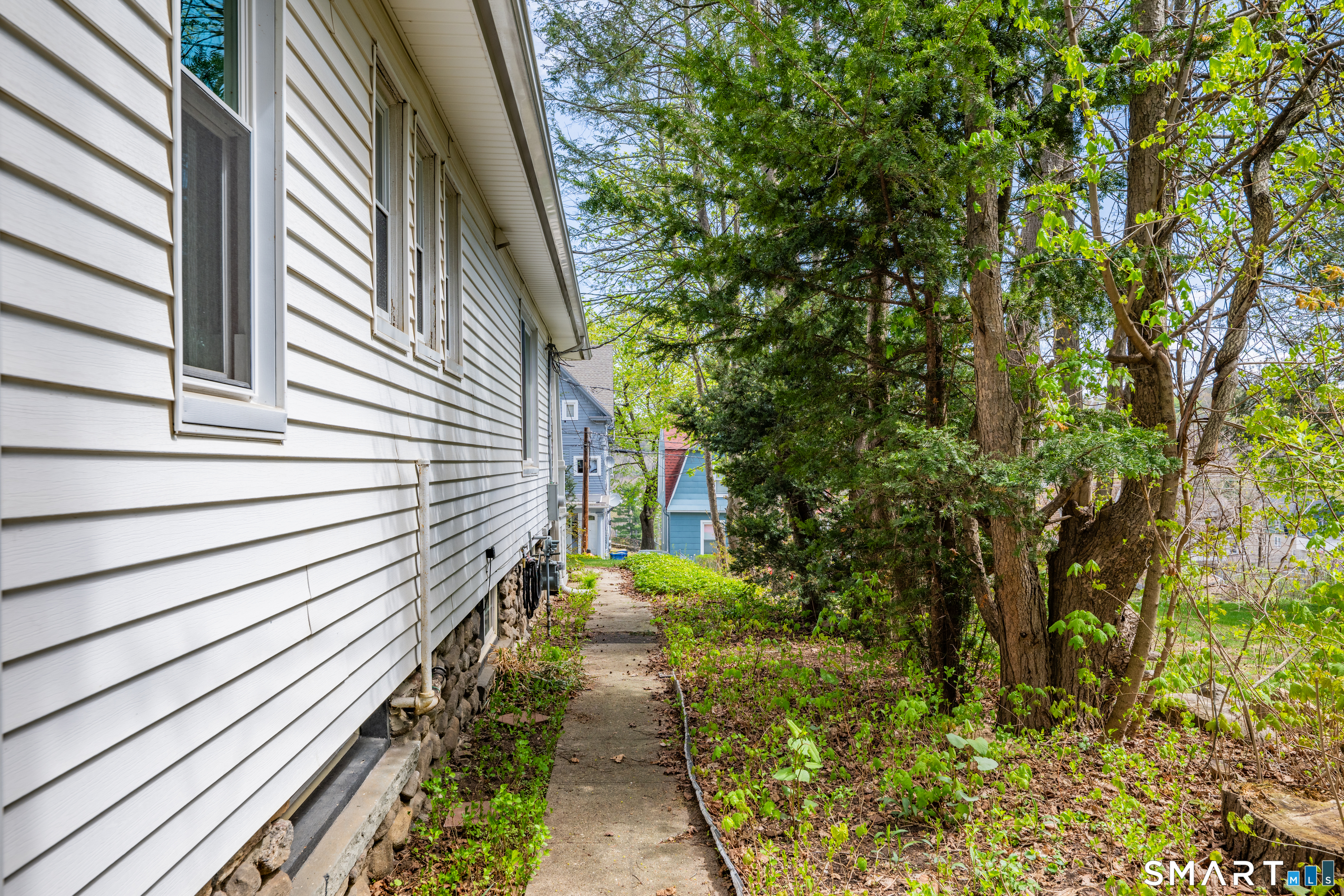 25 Ray Street Waterbury CT 06708