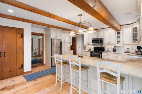 129 Cross Highway Redding CT 06896