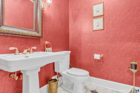 10 Arthurs Court Newtown CT 06470