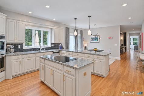 17 Equestrian Ridge Newtown CT 06470