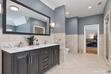 17 Equestrian Ridge Newtown CT 06470