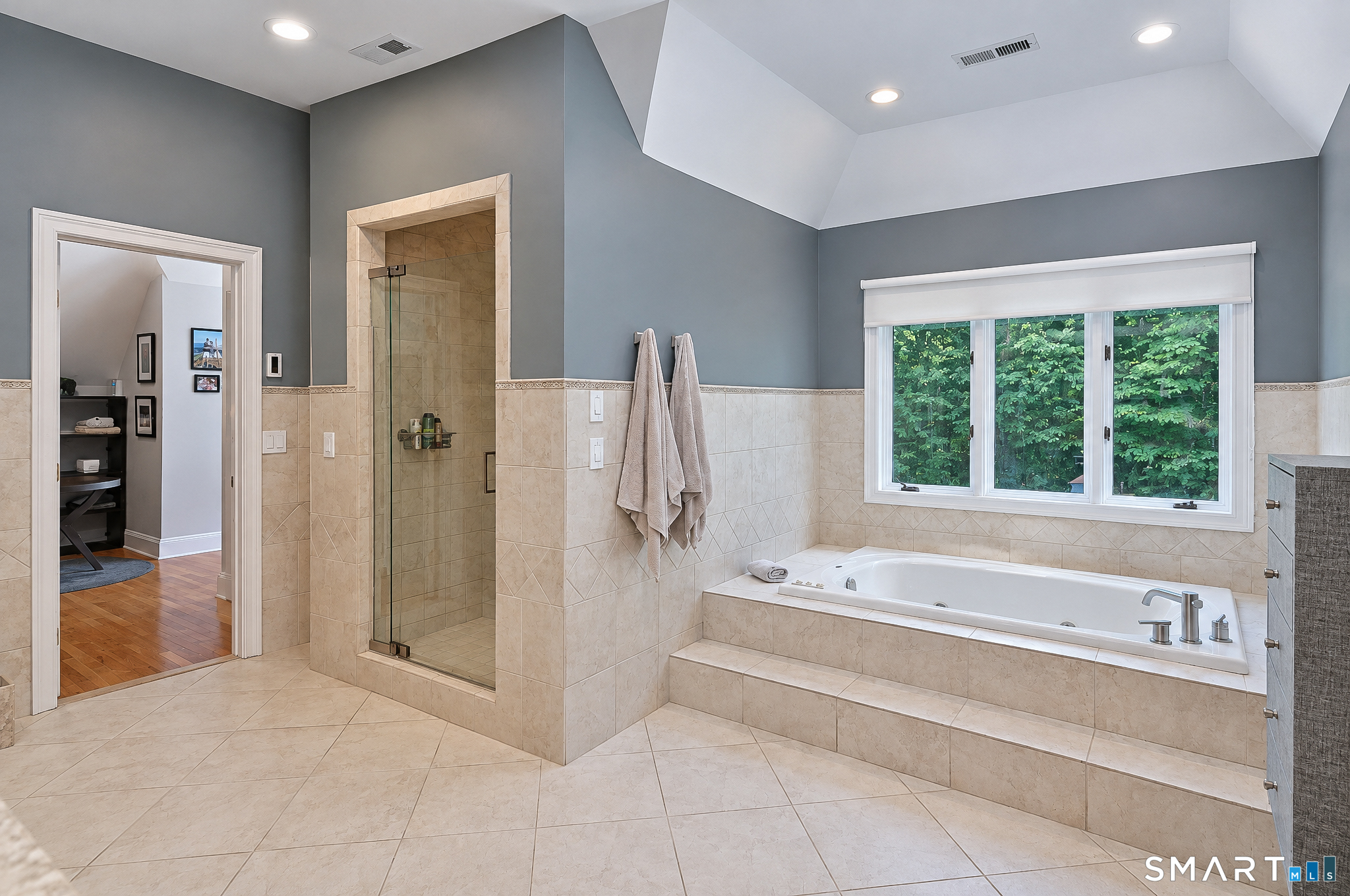 17 Equestrian Ridge Newtown CT 06470