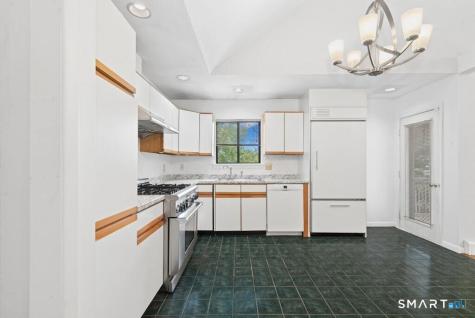 30 Boulevard Newtown CT 06470
