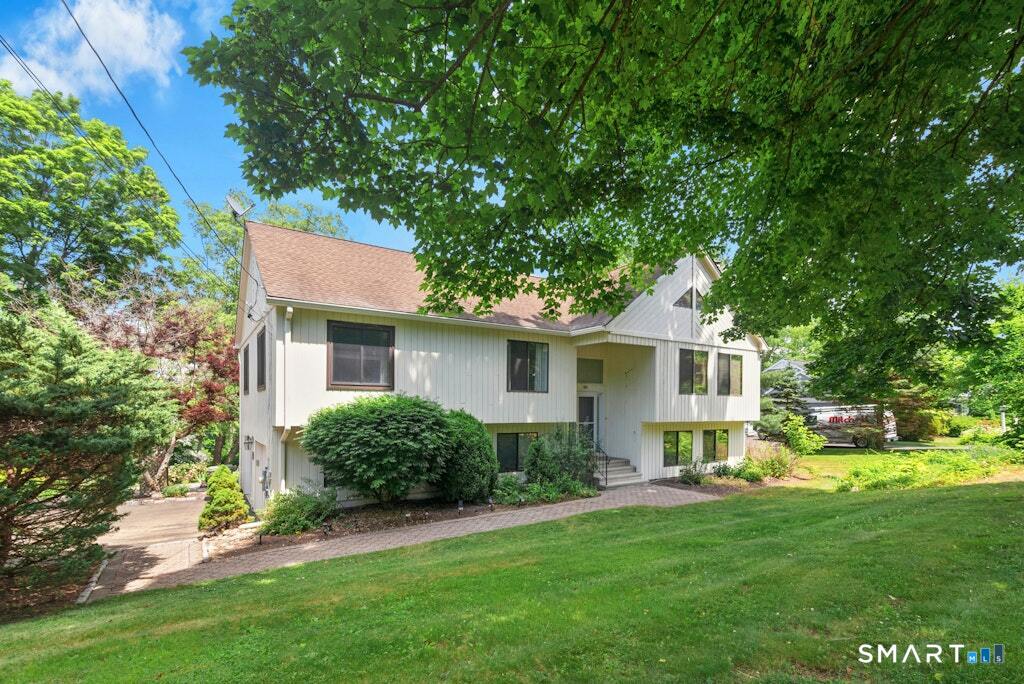 30 Boulevard Newtown CT 06470