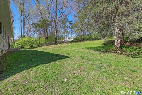 10 Fieldstone Lane New Milford CT 06776