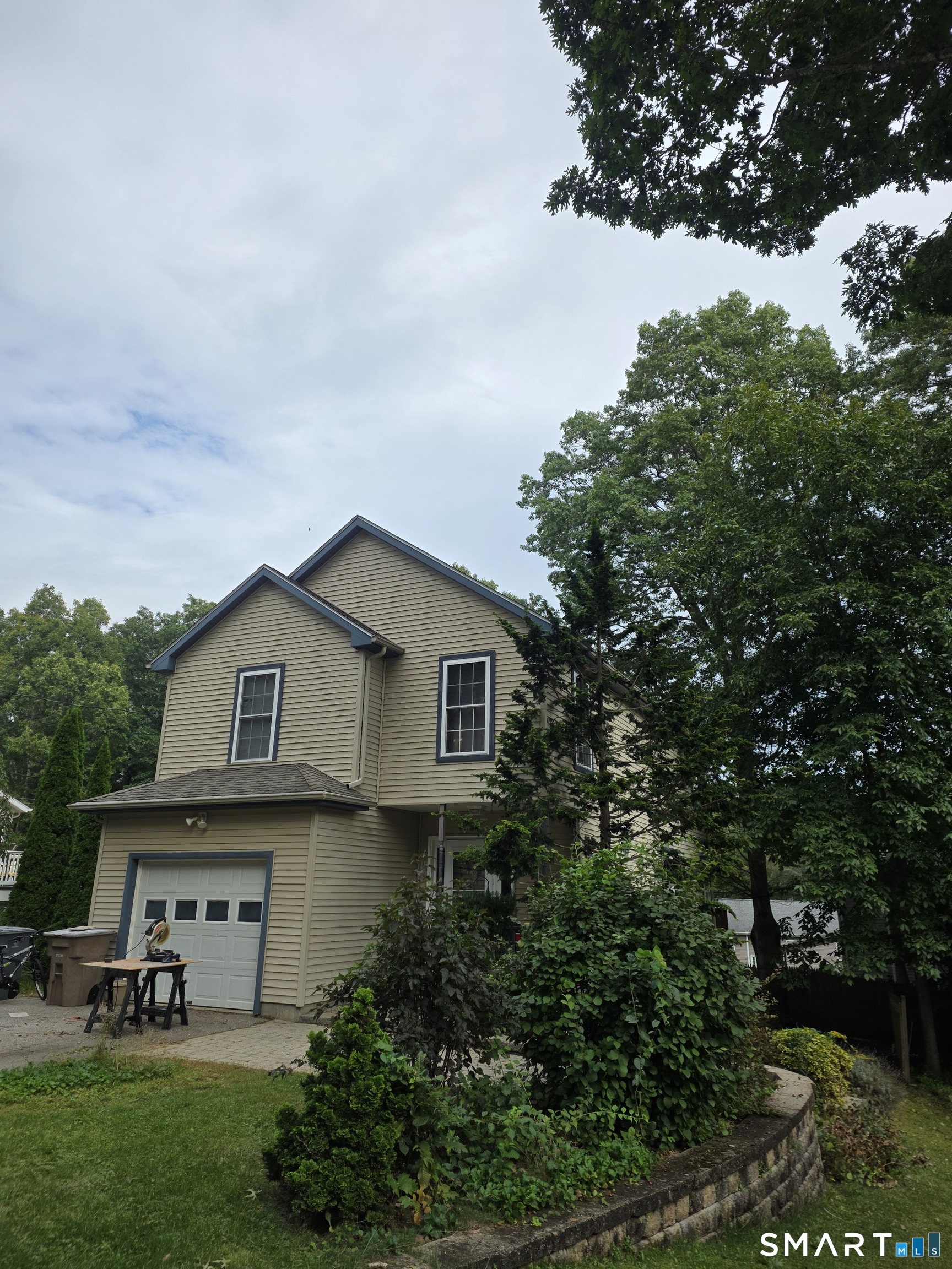 25 Oakwood Road East Lyme CT 06357