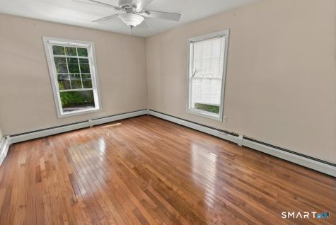 25 Oakwood Road East Lyme CT 06357