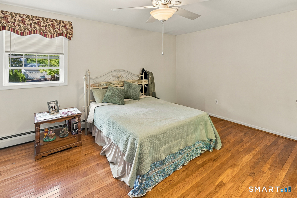 25 Oakwood Road East Lyme CT 06357