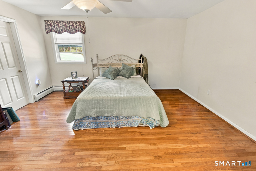 25 Oakwood Road East Lyme CT 06357