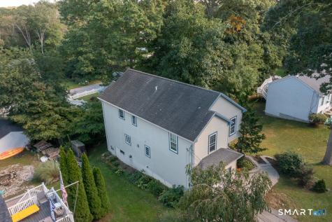 25 Oakwood Road East Lyme CT 06357
