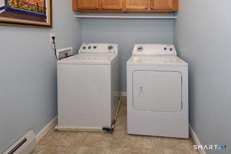 25 Oakwood Road East Lyme CT 06357