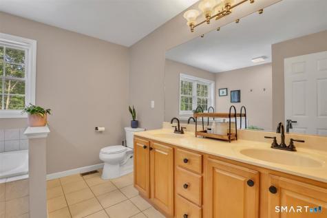18 Jacob Lane Killingworth CT 06419