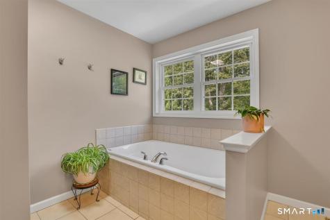 18 Jacob Lane Killingworth CT 06419