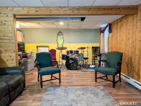 18 Cadbury Place Naugatuck CT 06770