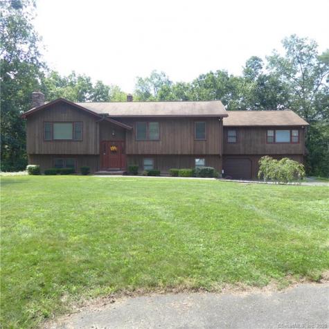 75 Arrowhead Way Woodbury CT 06798