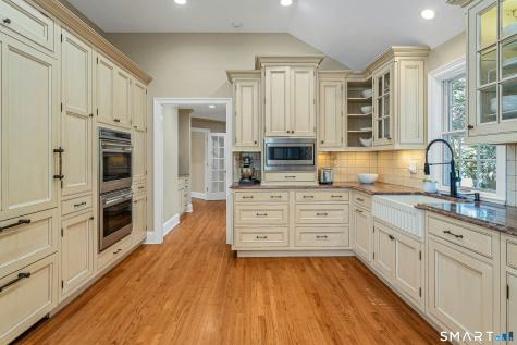 46 Wakeman Road New Canaan CT 06840