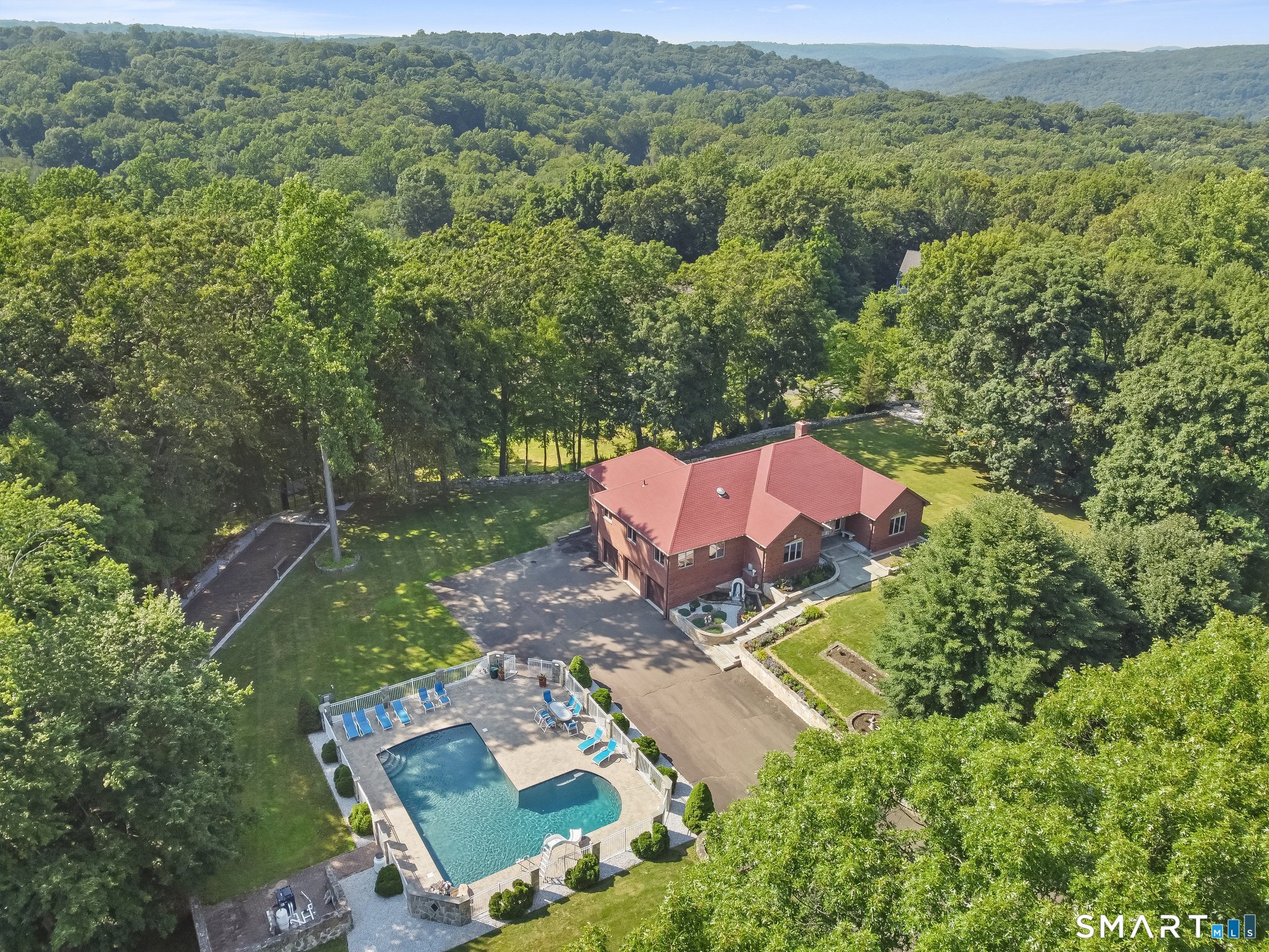 35 Golden Hill Lane Shelton CT 06484