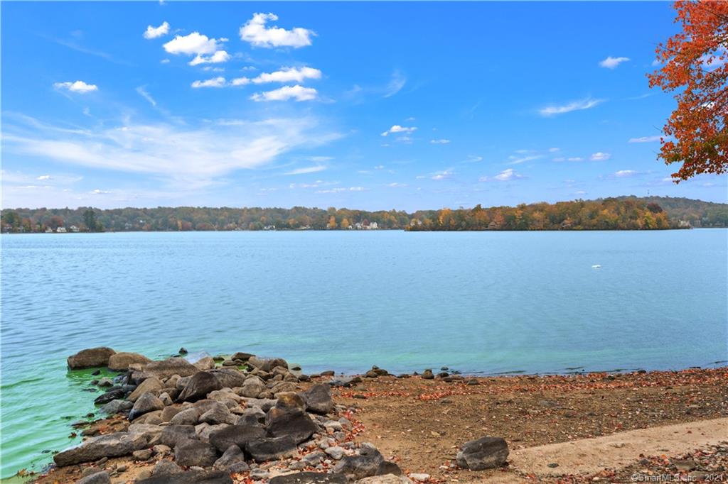 20 Lakewood Road East Hampton CT 06424