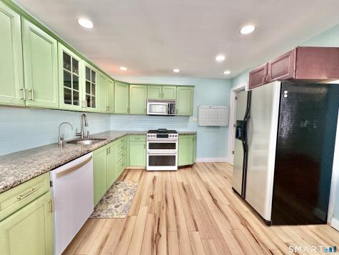 416 Lighthouse Road New Haven CT 06512