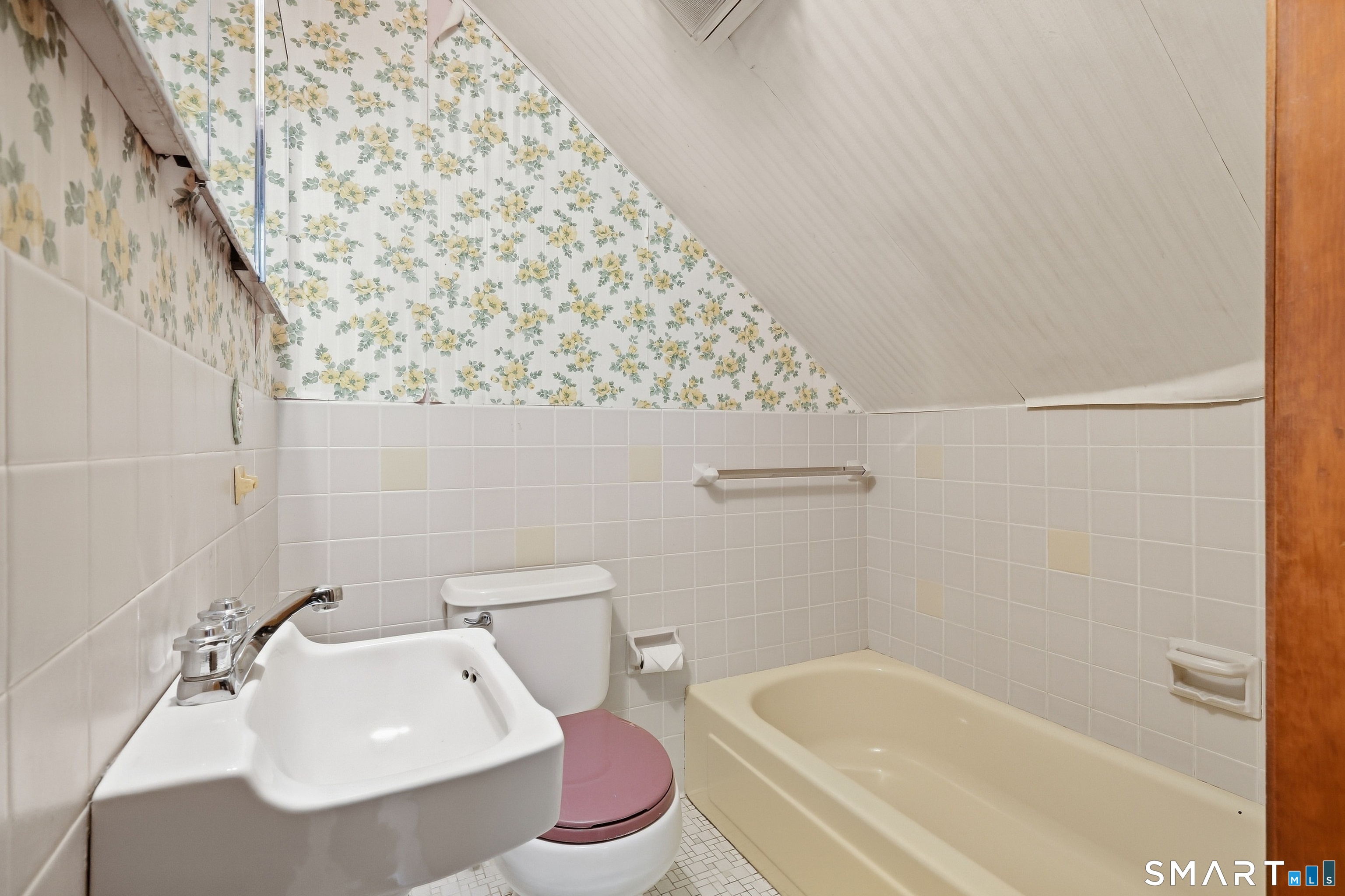 1 Knollwood Lane New Fairfield CT 06812