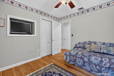 16 Williamsburg Drive Orange CT 06477