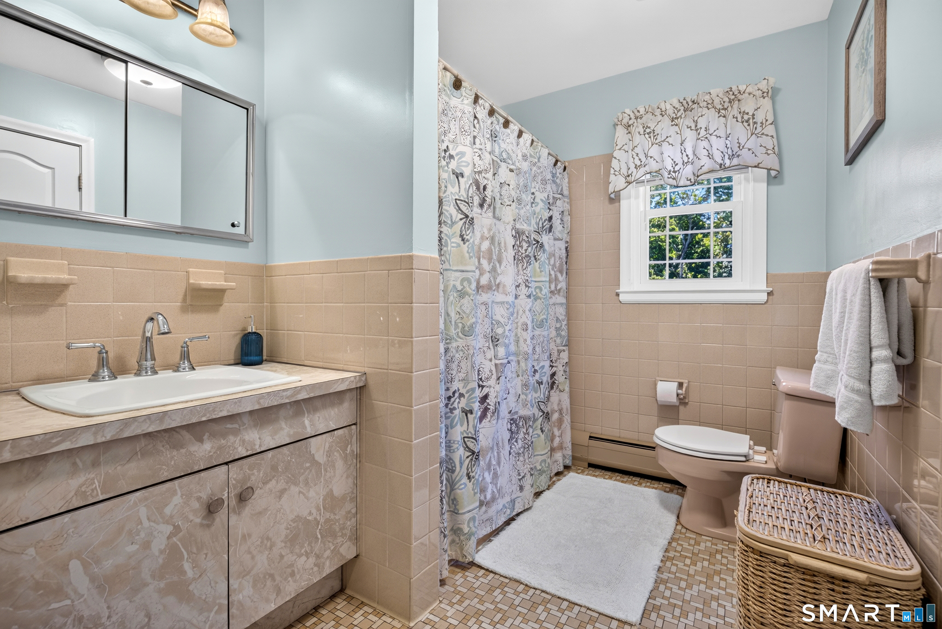 16 Williamsburg Drive Orange CT 06477