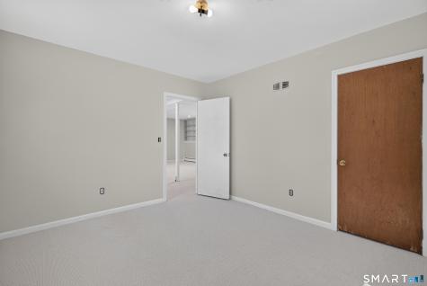 16 Williamsburg Drive Orange CT 06477