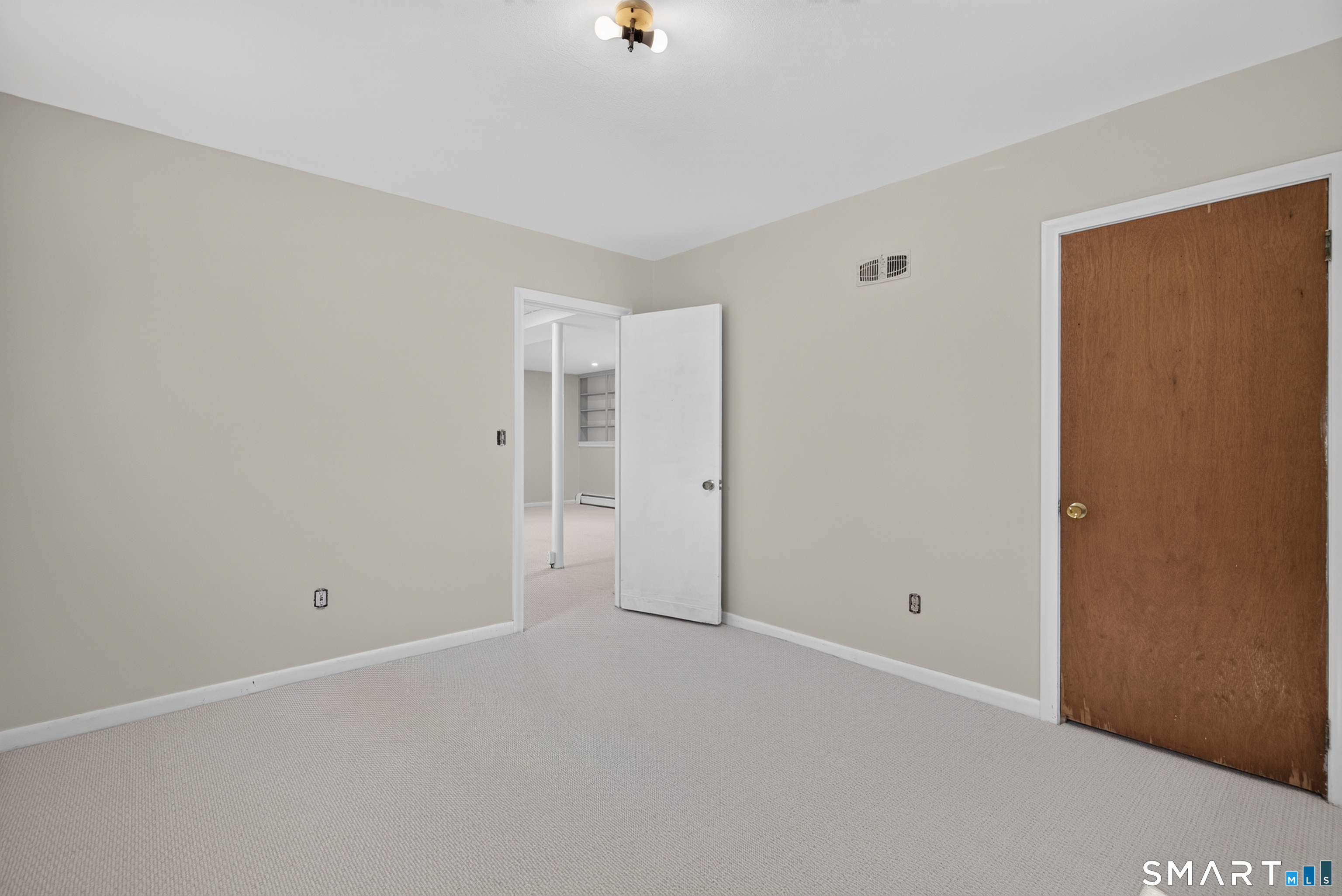 16 Williamsburg Drive Orange CT 06477