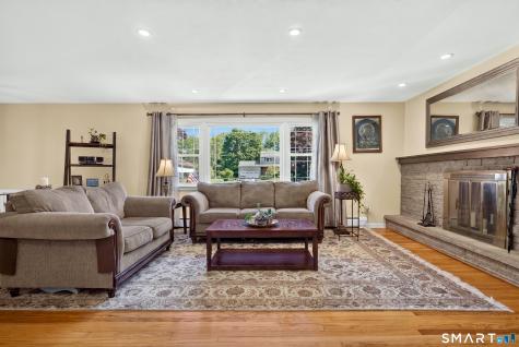 16 Williamsburg Drive Orange CT 06477