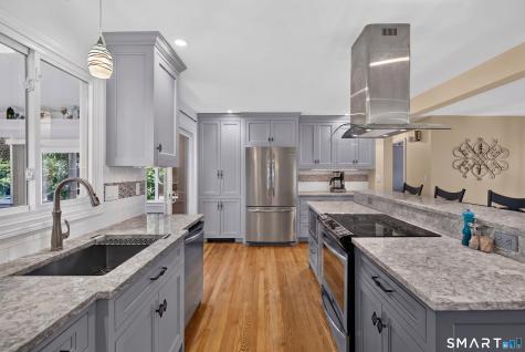 16 Williamsburg Drive Orange CT 06477