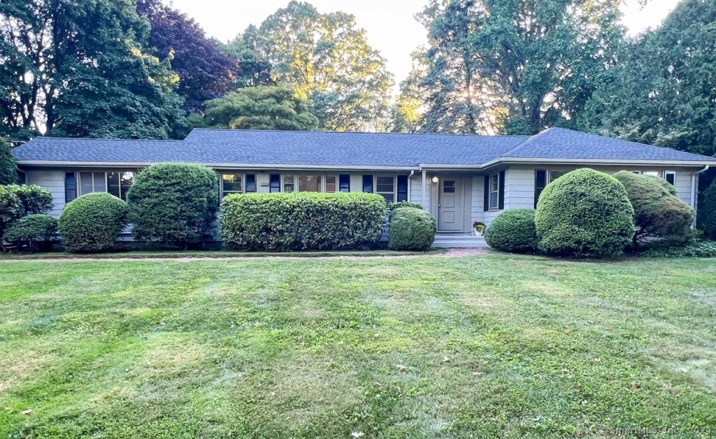 2041 Huntington Turnpike Trumbull CT 06611