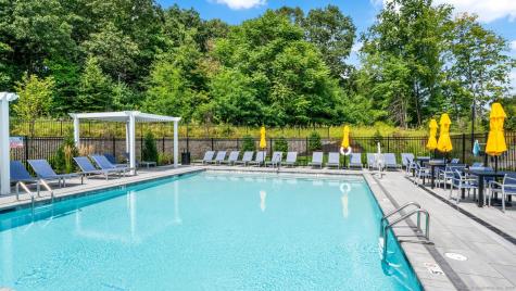 2 Holly Ridge Way Danbury CT 06810