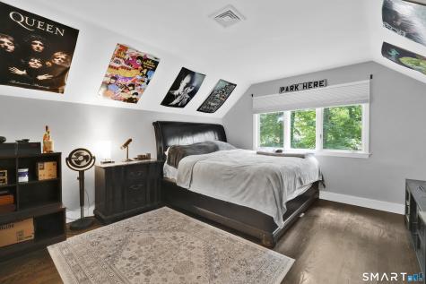 51 Oakengates Avon CT 06001