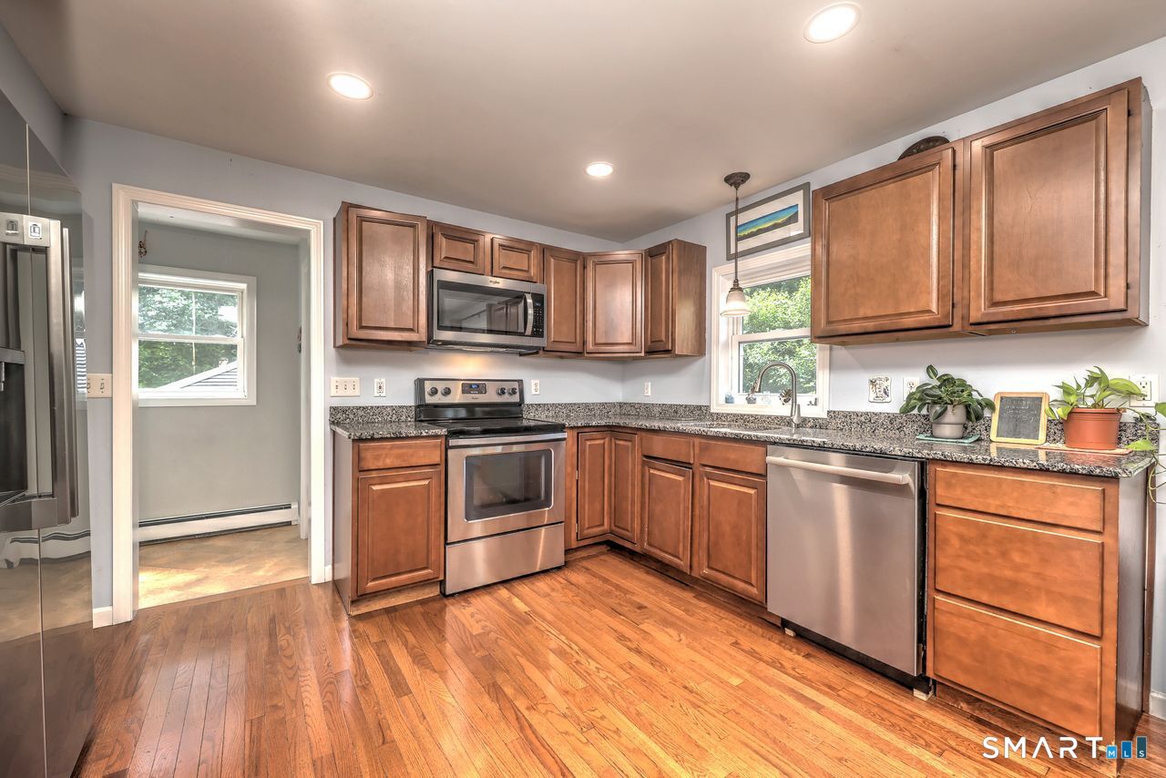 20 Highland Avenue Woodbridge CT 06525