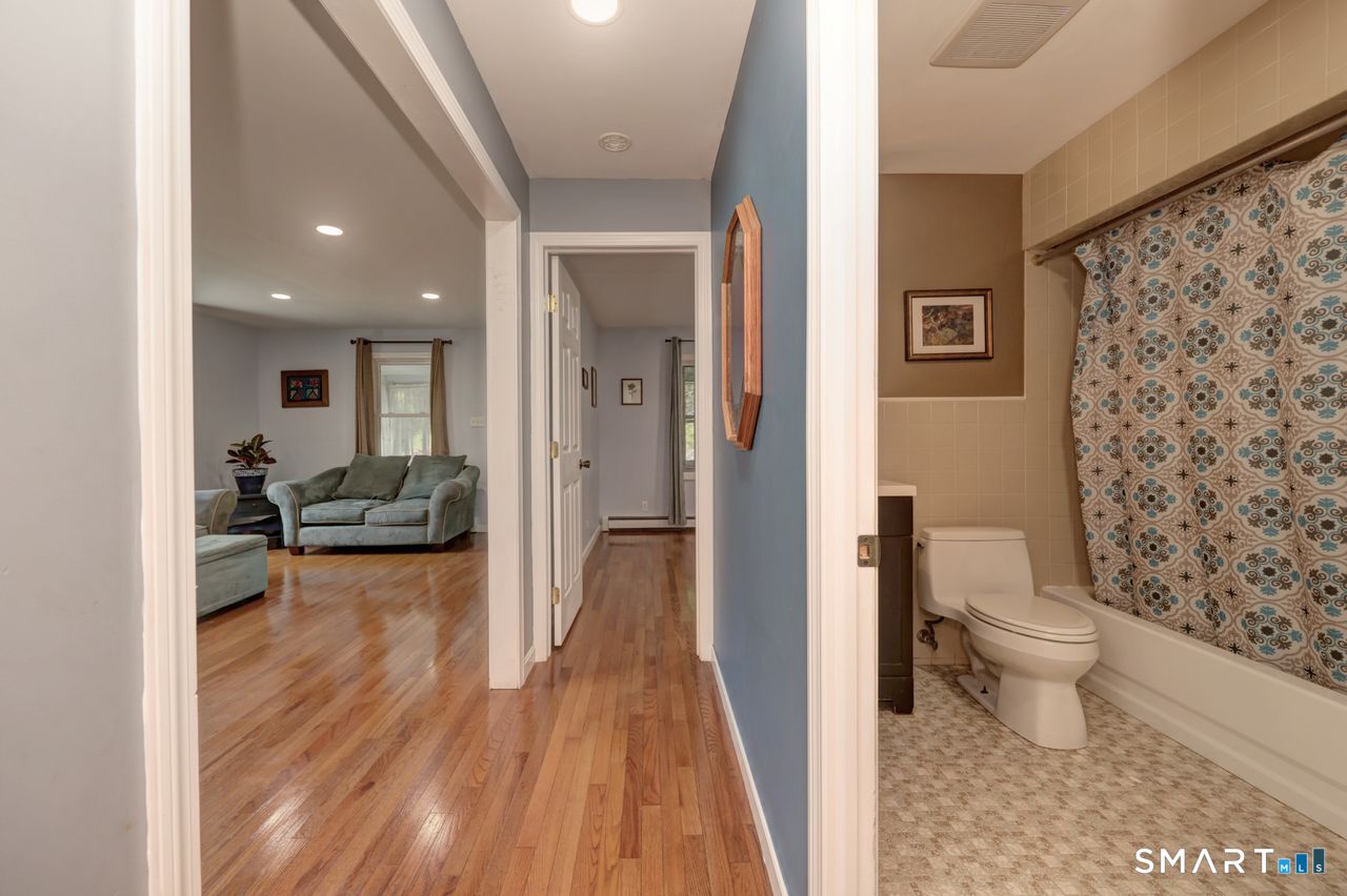 20 Highland Avenue Woodbridge CT 06525