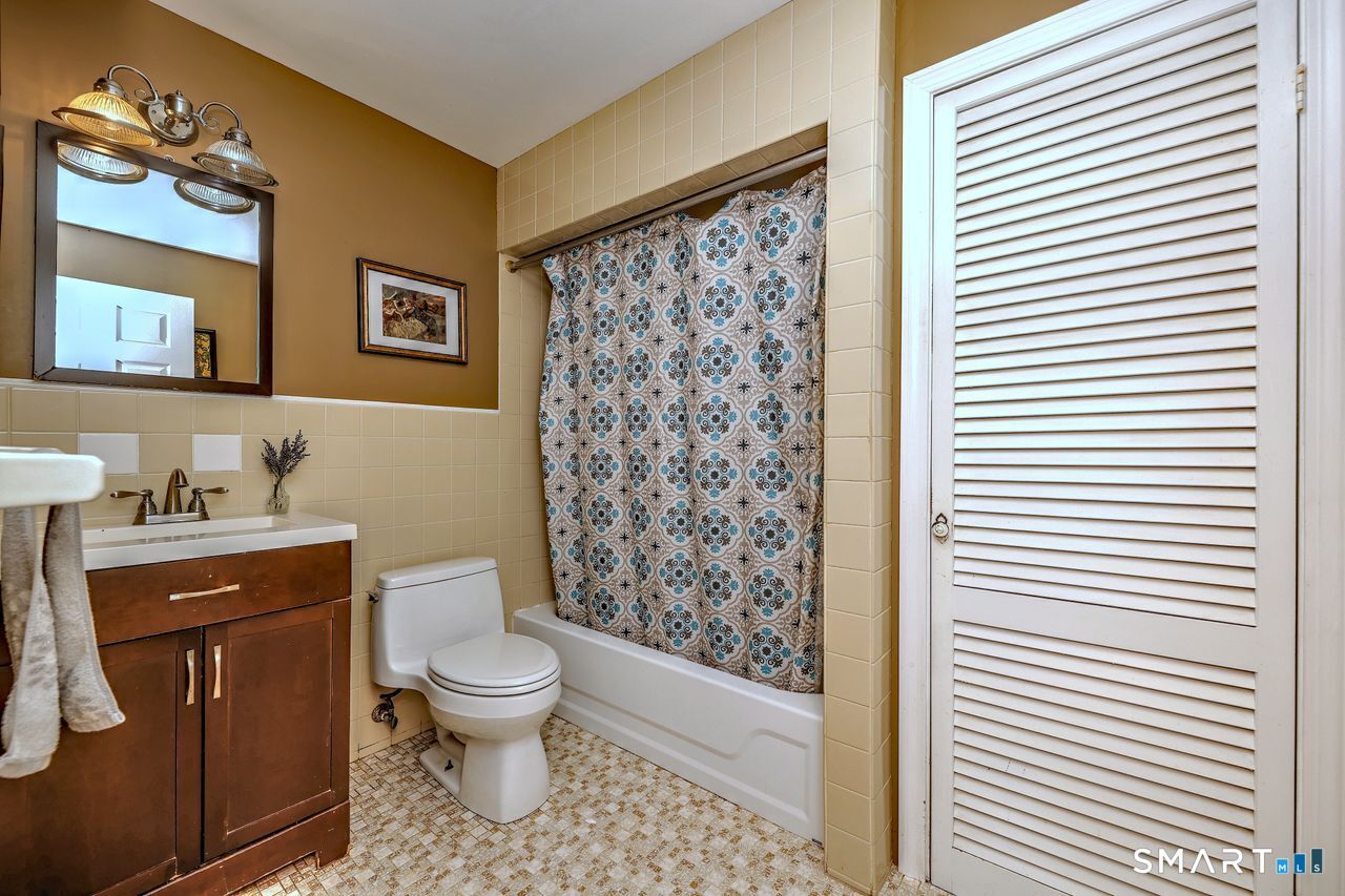 20 Highland Avenue Woodbridge CT 06525