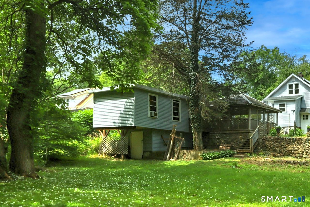 20 Highland Avenue Woodbridge CT 06525