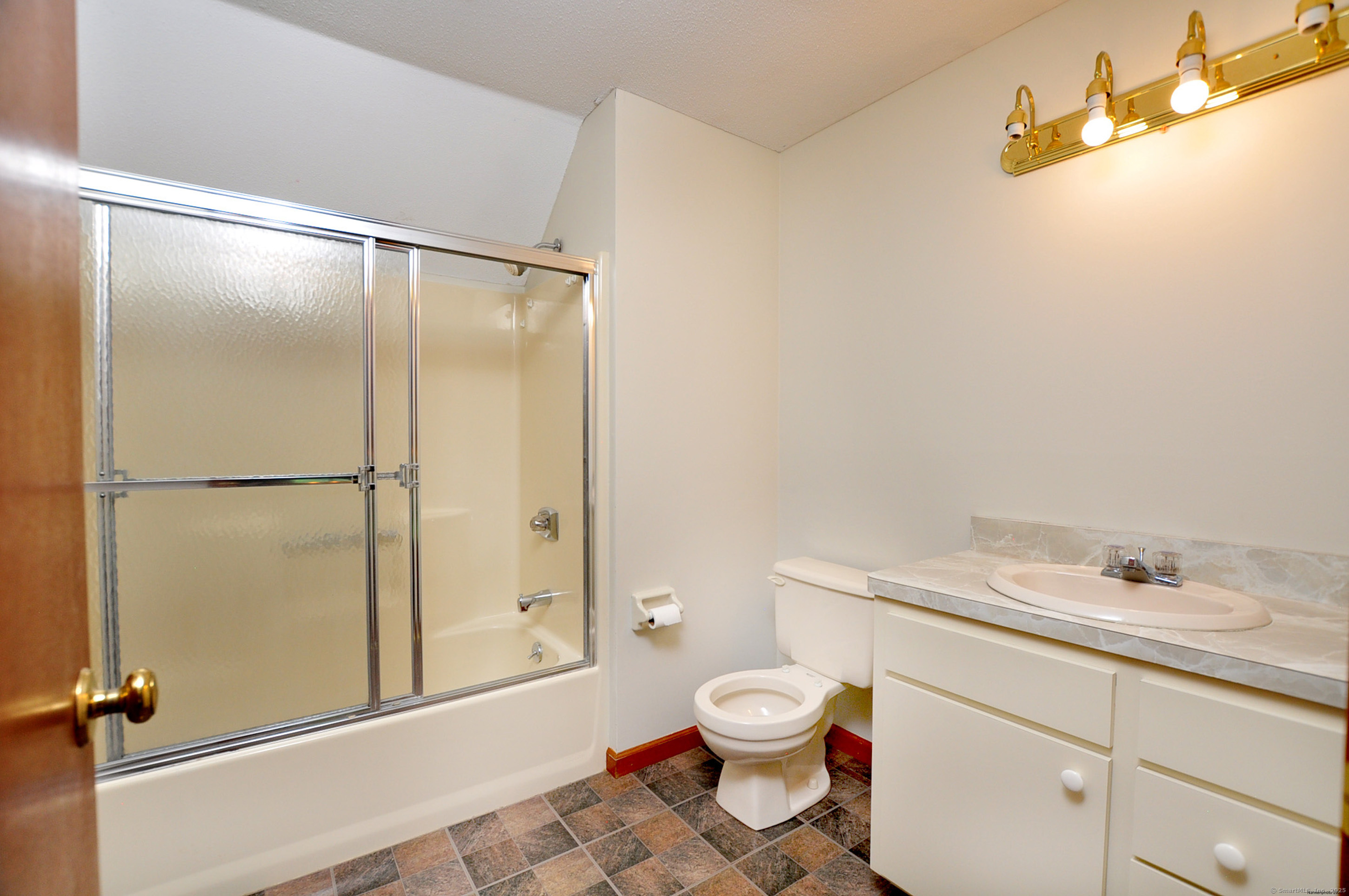 94 Clubhouse Road Windsor CT 06095