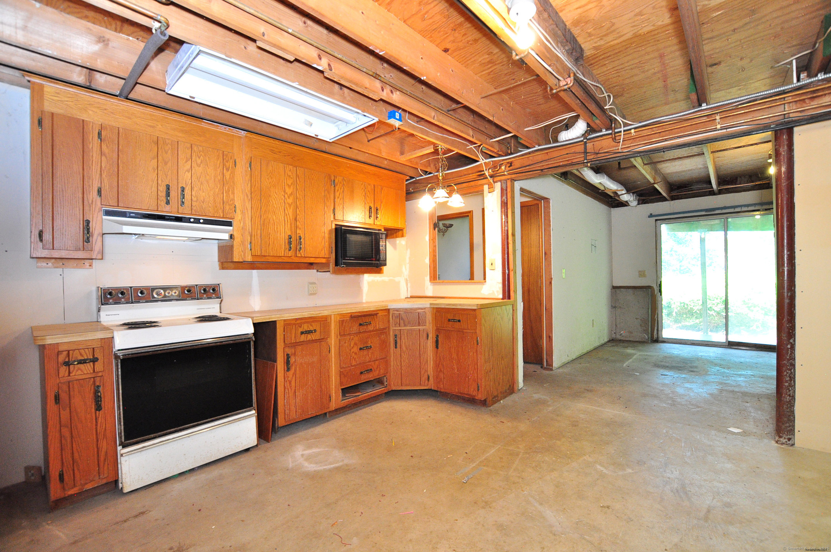 94 Clubhouse Road Windsor CT 06095