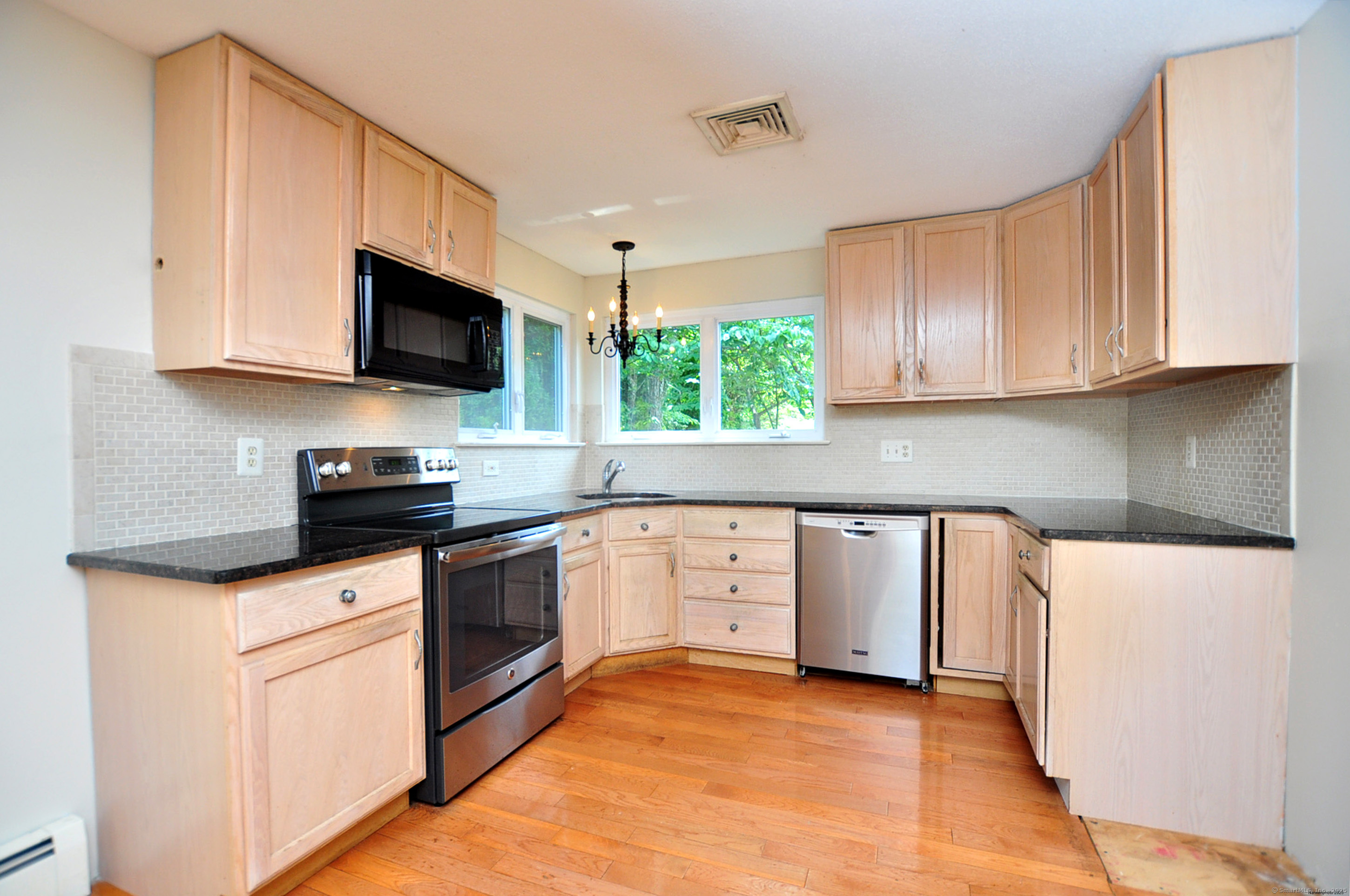 94 Clubhouse Road Windsor CT 06095